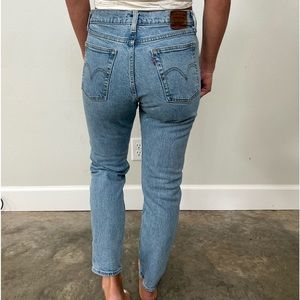 Levi’s Wedgie Jean size 28